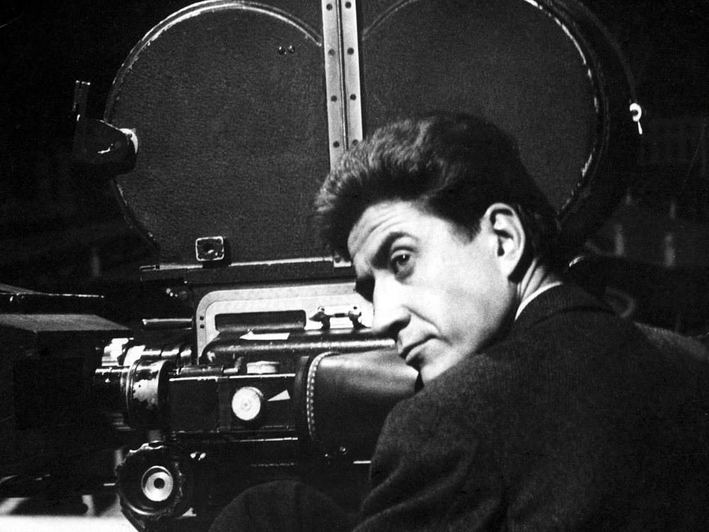 Alain Resnais and spectrality in humanity